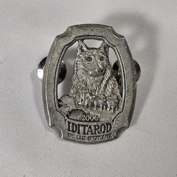 Other - Iditarod Pewter Lapel Pin 2006 Dog Sled Race Alaska. Collectors AK Mushing